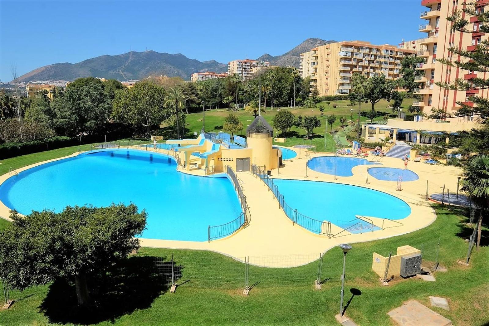 בנאלמדנה Jupiter Apartment Sea, Pools View מראה חיצוני תמונה
