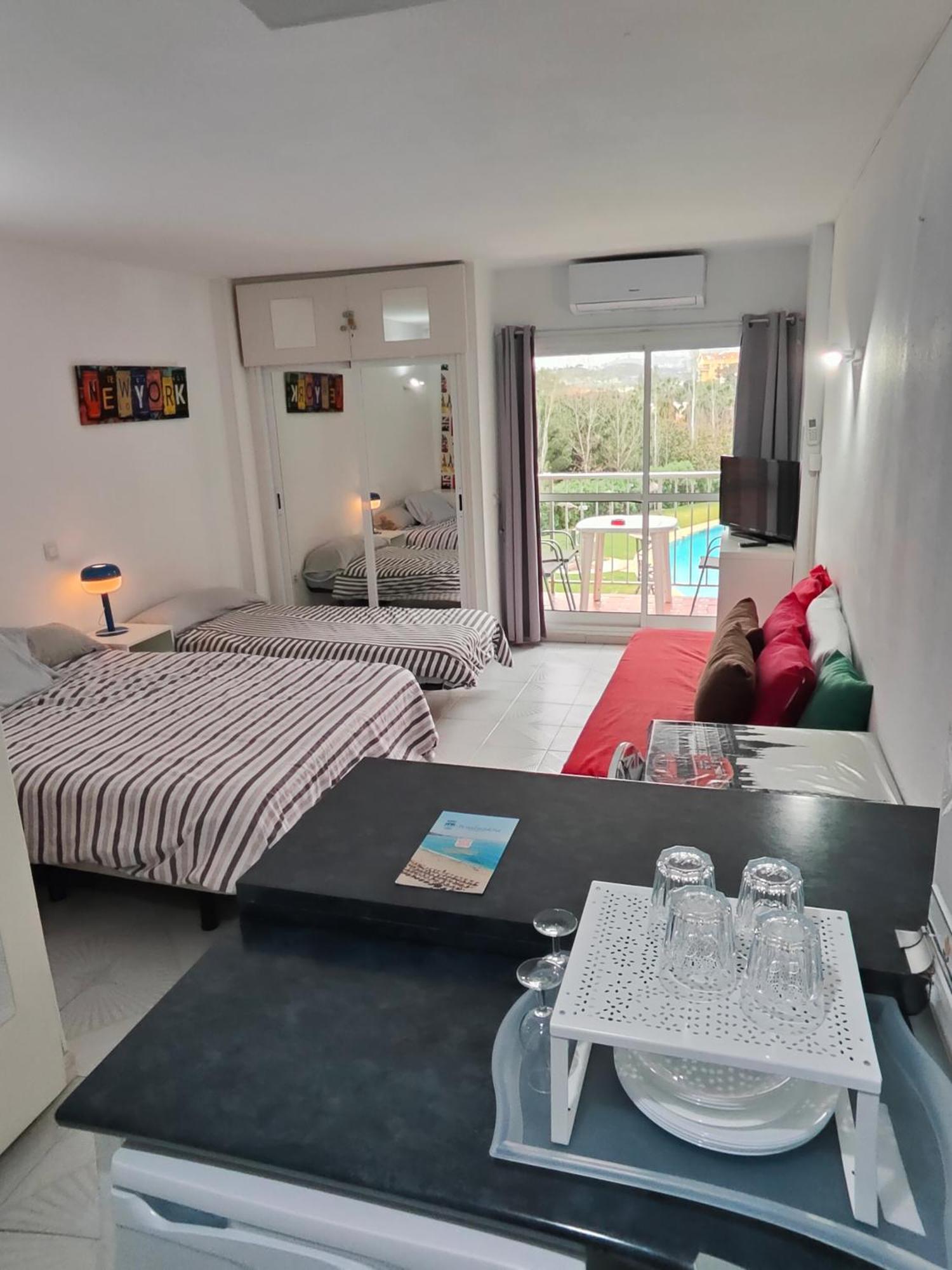 בנאלמדנה Jupiter Apartment Sea, Pools View מראה חיצוני תמונה
